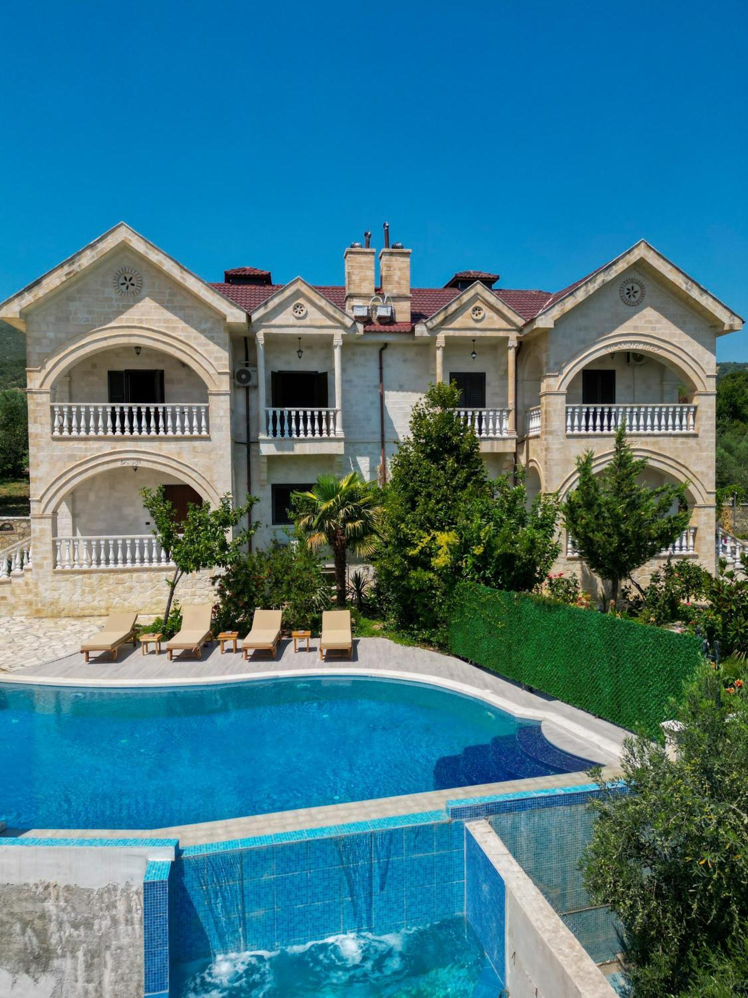 Dapaj Luxury Vila Vlorë